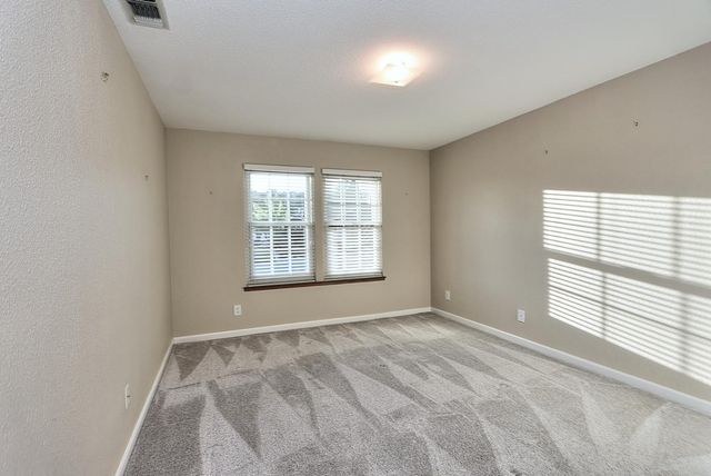 3802 Sweetwater Dr, Rocklin, CA 95677