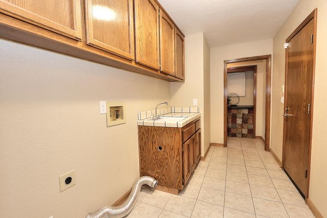 3802 Sweetwater Dr, Rocklin, CA 95677