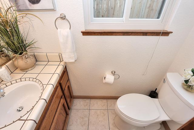 3802 Sweetwater Dr, Rocklin, CA 95677