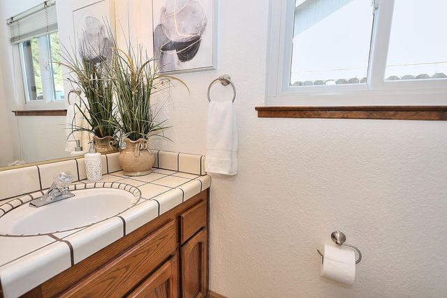 3802 Sweetwater Dr, Rocklin, CA 95677