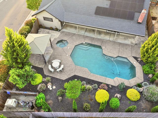 3802 Sweetwater Dr, Rocklin, CA 95677