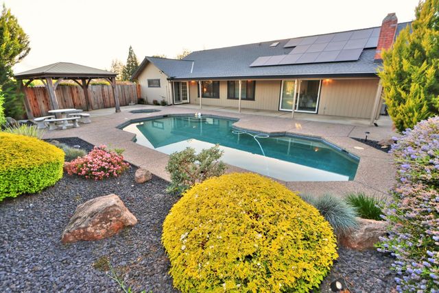 3802 Sweetwater Dr, Rocklin, CA 95677