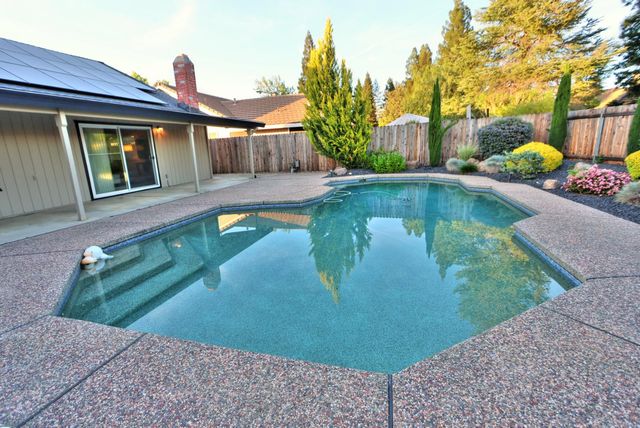 3802 Sweetwater Dr, Rocklin, CA 95677