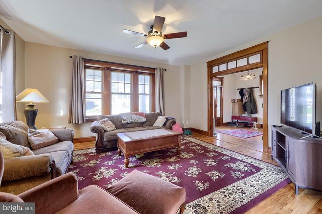 244 W MARKET ST, Hellam, PA 17406