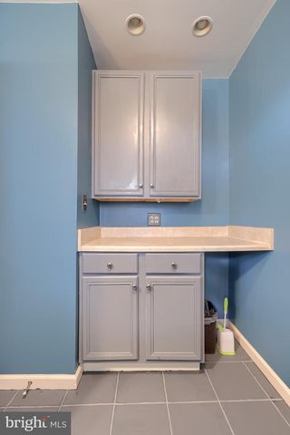 244 W MARKET ST, Hellam, PA 17406