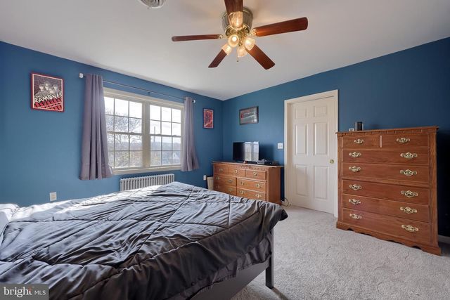 244 W MARKET ST, Hellam, PA 17406