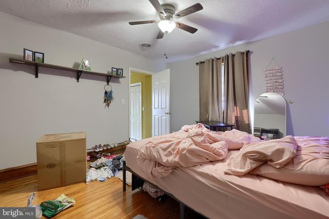 244 W MARKET ST, Hellam, PA 17406