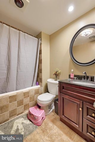 244 W MARKET ST, Hellam, PA 17406