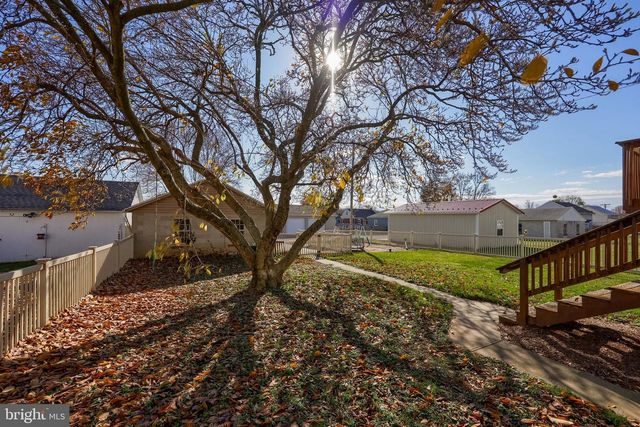 244 W MARKET ST, Hellam, PA 17406