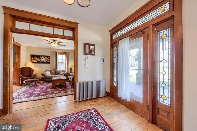 244 W MARKET ST, Hellam, PA 17406