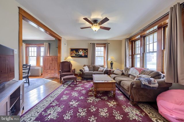 244 W MARKET ST, Hellam, PA 17406