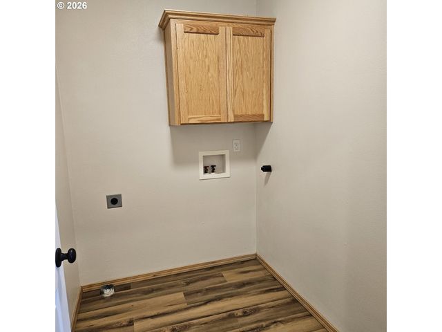 1713 E 11TH St, Newberg, OR 97132