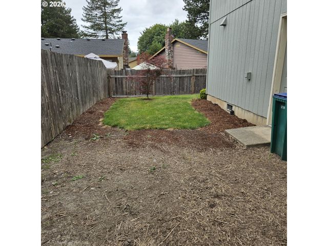 1713 E 11TH St, Newberg, OR 97132