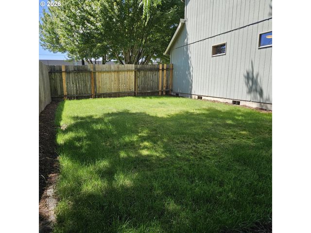 1713 E 11TH St, Newberg, OR 97132