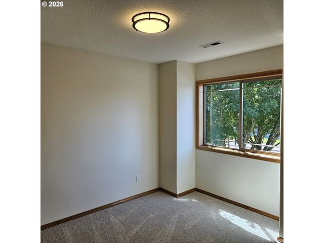 1713 E 11TH St, Newberg, OR 97132