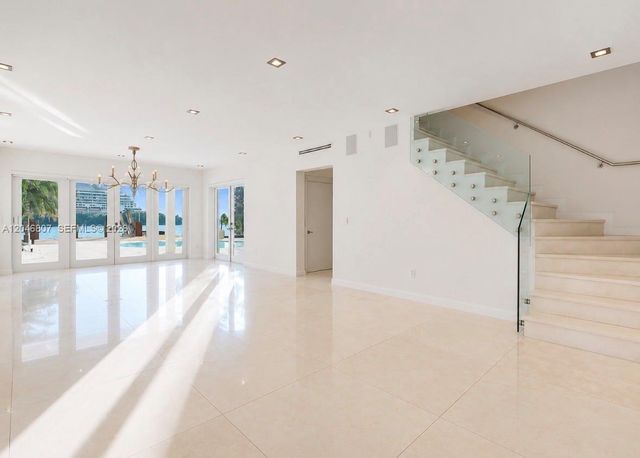 260 S Coconut Lane, Miami Beach, FL 33139