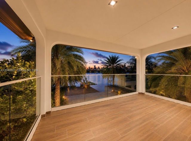 260 S Coconut Lane, Miami Beach, FL 33139