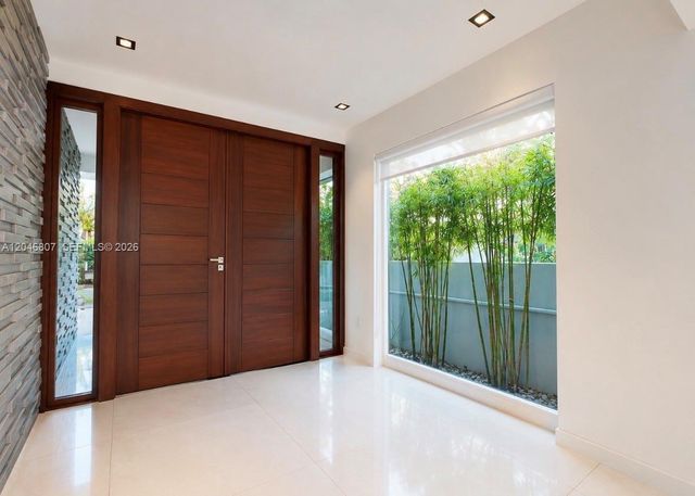 260 S Coconut Lane, Miami Beach, FL 33139