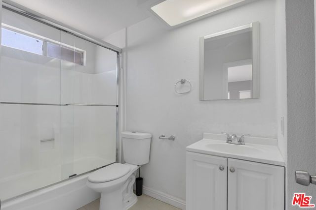 8936 Willis Avenue 11, Panorama City (los Angeles), CA 91402