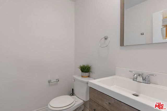 8936 Willis Avenue 11, Panorama City (los Angeles), CA 91402