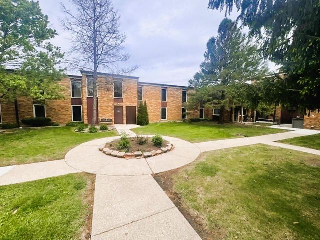 1313 S Rebecca Road 209, Lombard, IL 60148