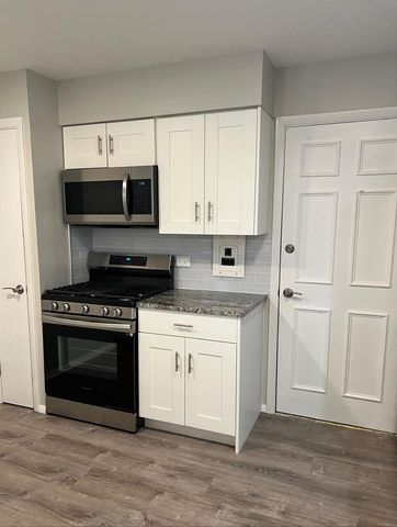 1313 S Rebecca Road 209, Lombard, IL 60148