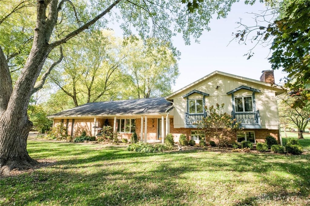 8311 National Road, Brookville, OH 45309