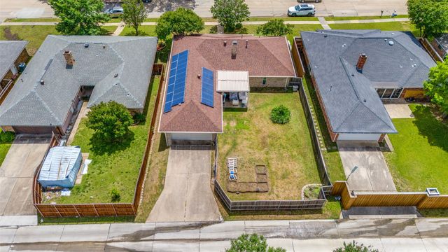 1513 Silverleaf Drive, Carrollton, TX 75007