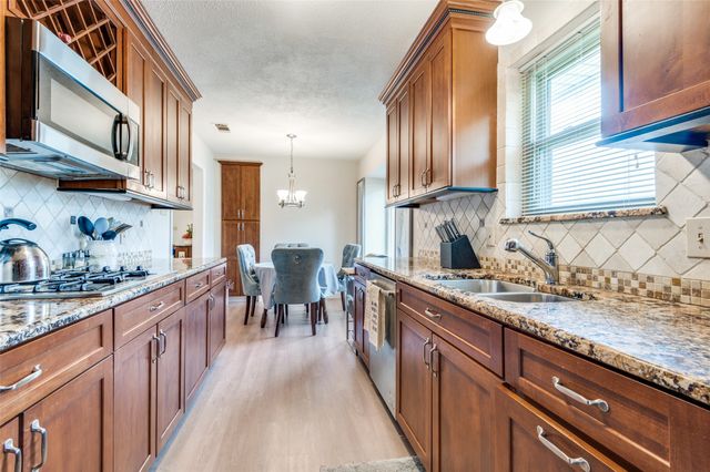 1513 Silverleaf Drive, Carrollton, TX 75007