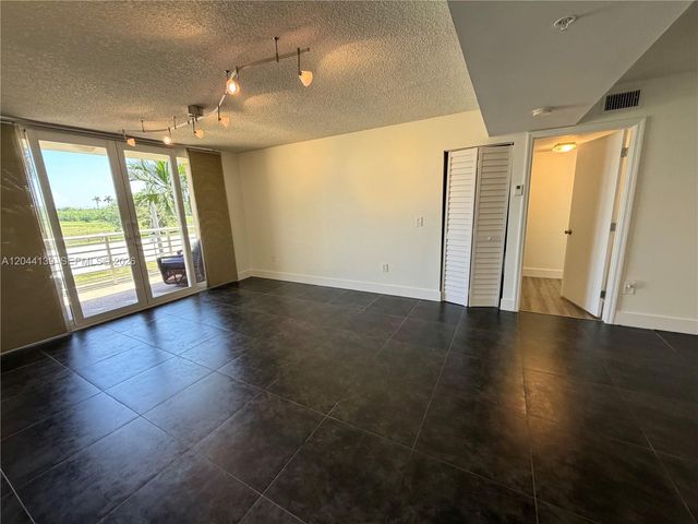 2711 Ocean Club Blvd 203, Hollywood, FL 33019