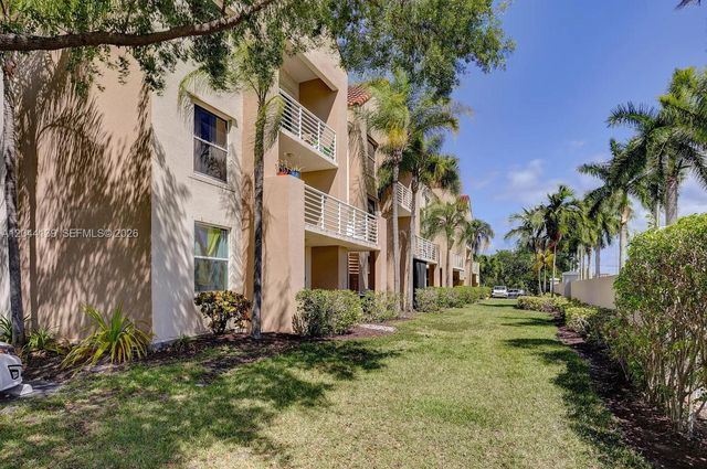 2711 Ocean Club Blvd 203, Hollywood, FL 33019