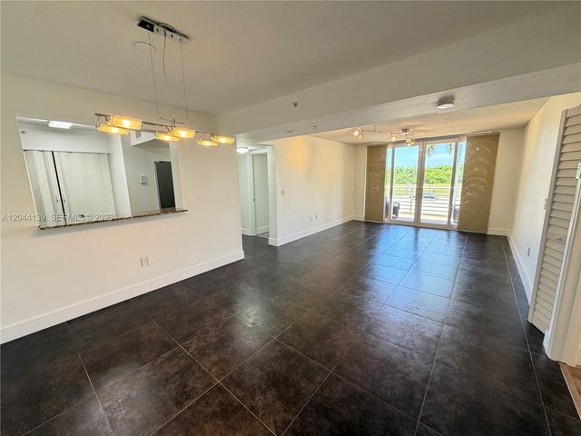 2711 Ocean Club Blvd 203, Hollywood, FL 33019
