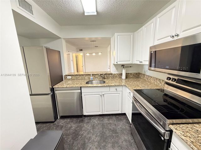 2711 Ocean Club Blvd 203, Hollywood, FL 33019