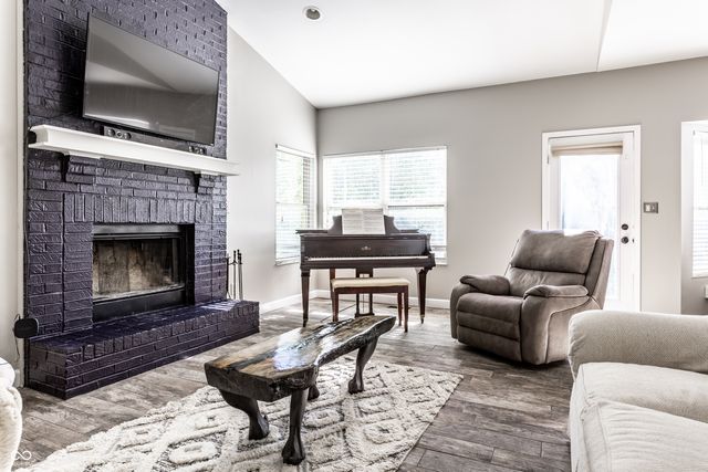 8688 Buffett Parkway, Fishers, IN 46038