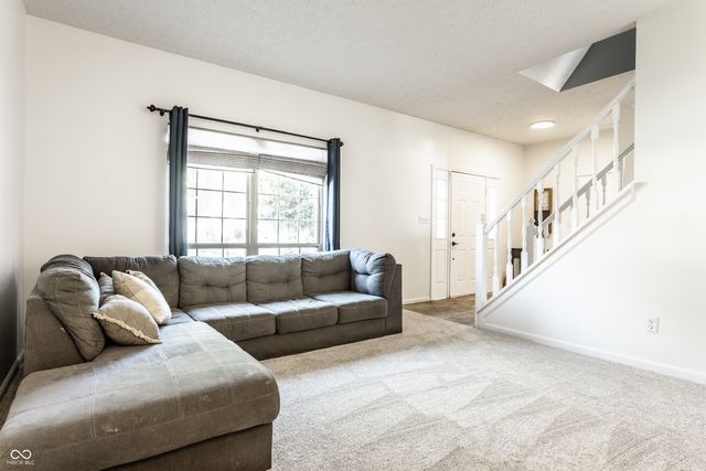 8688 Buffett Parkway, Fishers, IN 46038