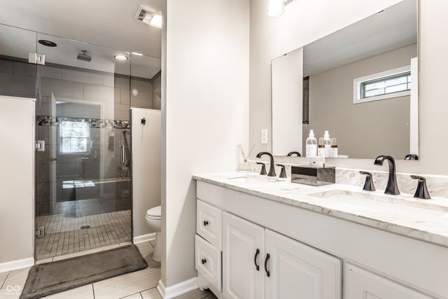 8688 Buffett Parkway, Fishers, IN 46038