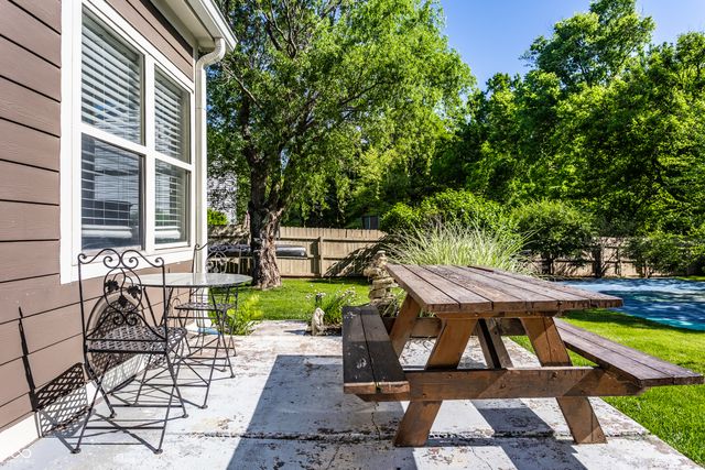 8688 Buffett Parkway, Fishers, IN 46038