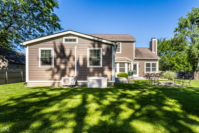 8688 Buffett Parkway, Fishers, IN 46038