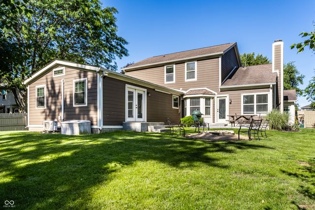 8688 Buffett Parkway, Fishers, IN 46038