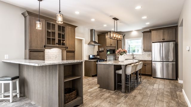 8688 Buffett Parkway, Fishers, IN 46038