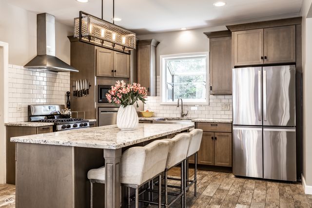 8688 Buffett Parkway, Fishers, IN 46038