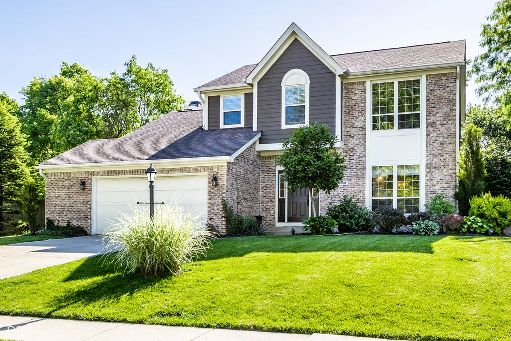 8688 Buffett Parkway, Fishers, IN 46038