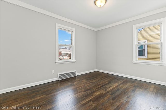 1081 Mill Street, Lincoln Park, MI 48146