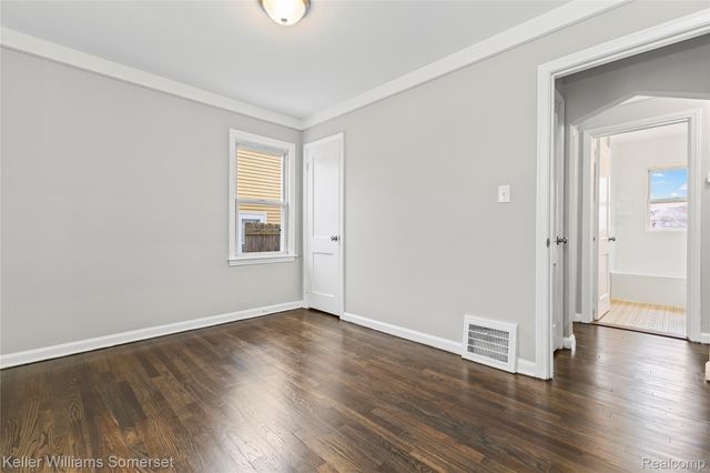 1081 Mill Street, Lincoln Park, MI 48146