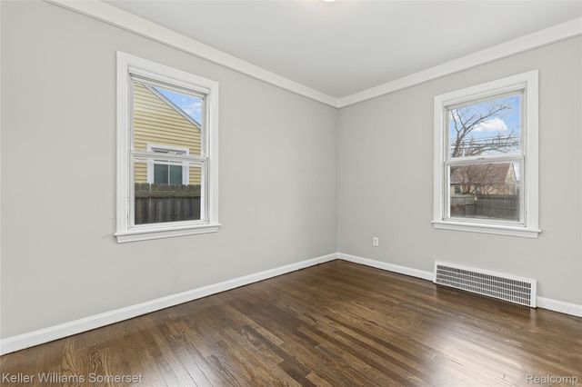 1081 Mill Street, Lincoln Park, MI 48146