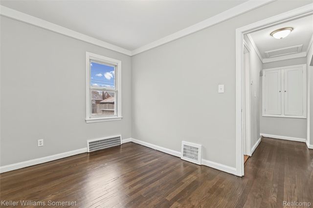 1081 Mill Street, Lincoln Park, MI 48146