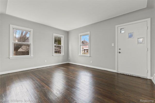 1081 Mill Street, Lincoln Park, MI 48146