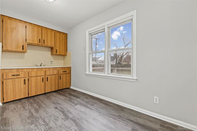 1081 Mill Street, Lincoln Park, MI 48146