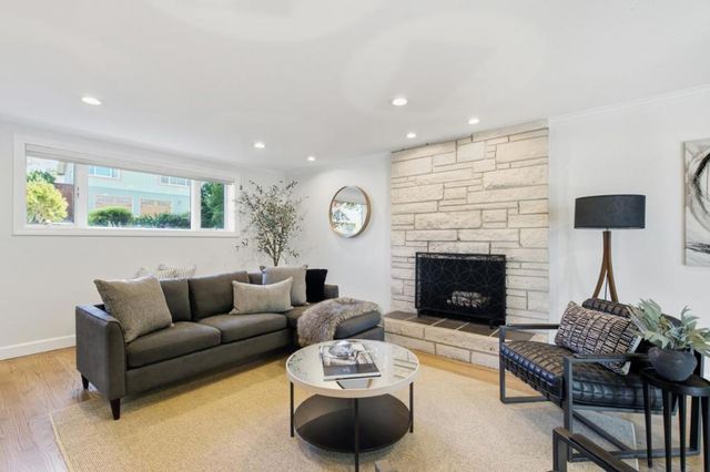 860 Chesterton Avenue, Redwood City, CA 94061