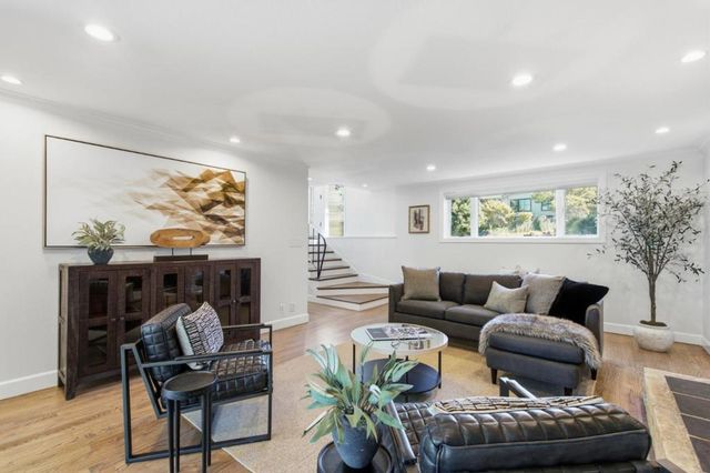 860 Chesterton Avenue, Redwood City, CA 94061